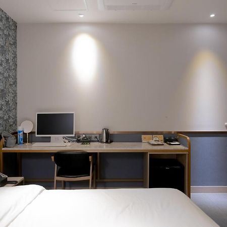 בוסאן Hound Hotel Seomyeon-Beomcheon מראה חיצוני תמונה