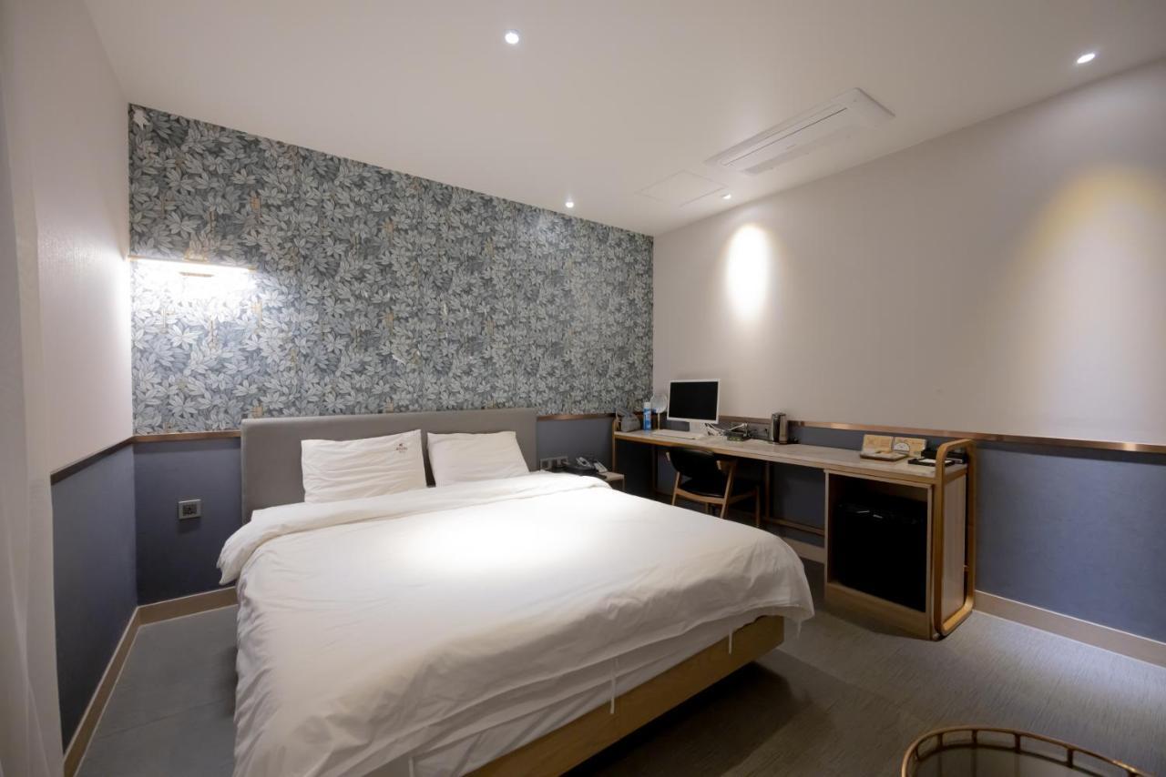 בוסאן Hound Hotel Seomyeon-Beomcheon מראה חיצוני תמונה