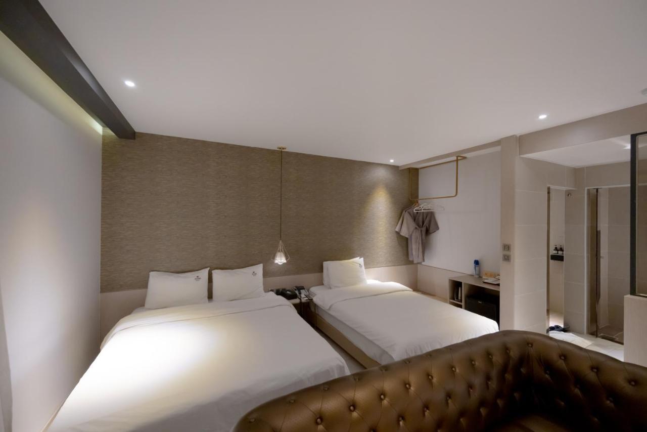 בוסאן Hound Hotel Seomyeon-Beomcheon מראה חיצוני תמונה