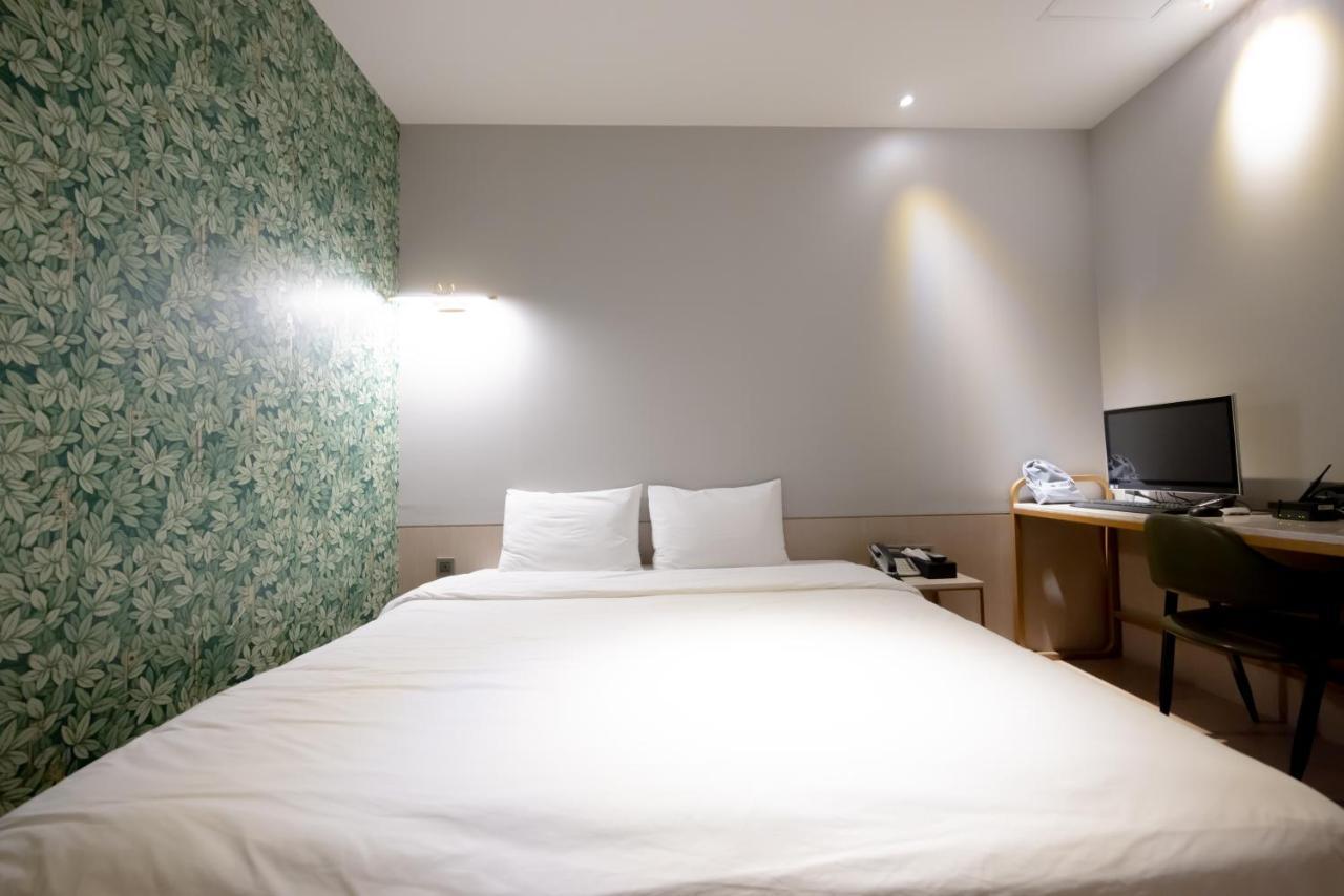 בוסאן Hound Hotel Seomyeon-Beomcheon מראה חיצוני תמונה