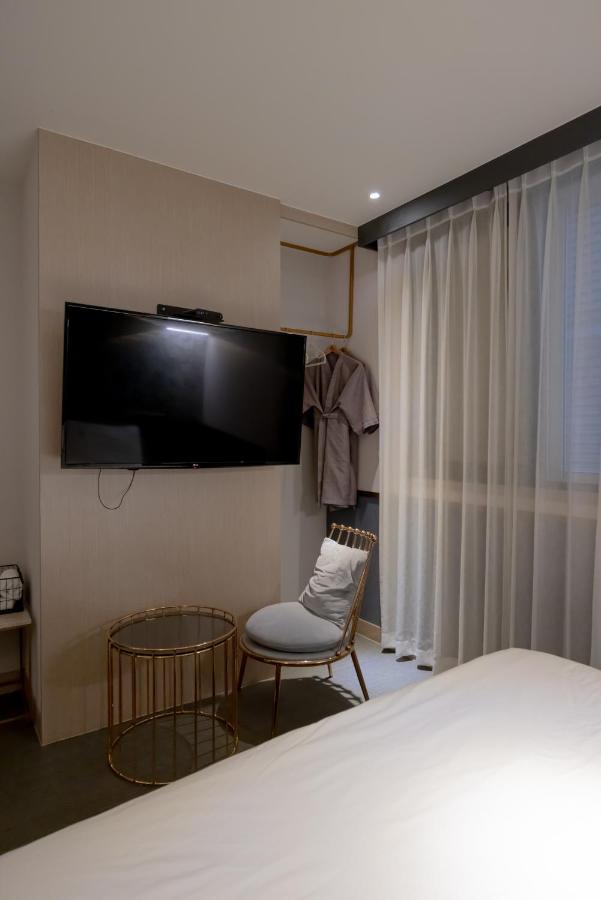 בוסאן Hound Hotel Seomyeon-Beomcheon מראה חיצוני תמונה