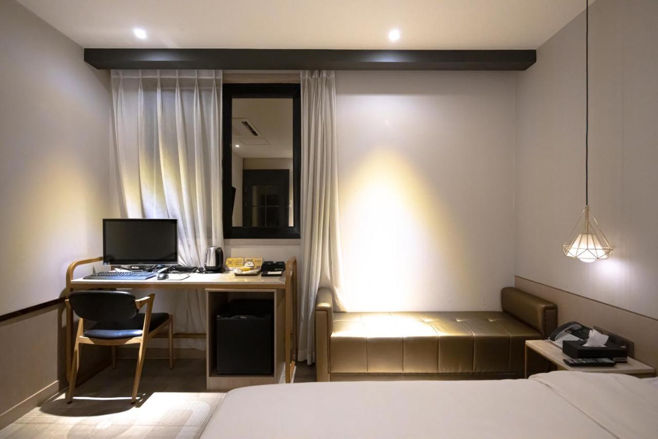 בוסאן Hound Hotel Seomyeon-Beomcheon מראה חיצוני תמונה