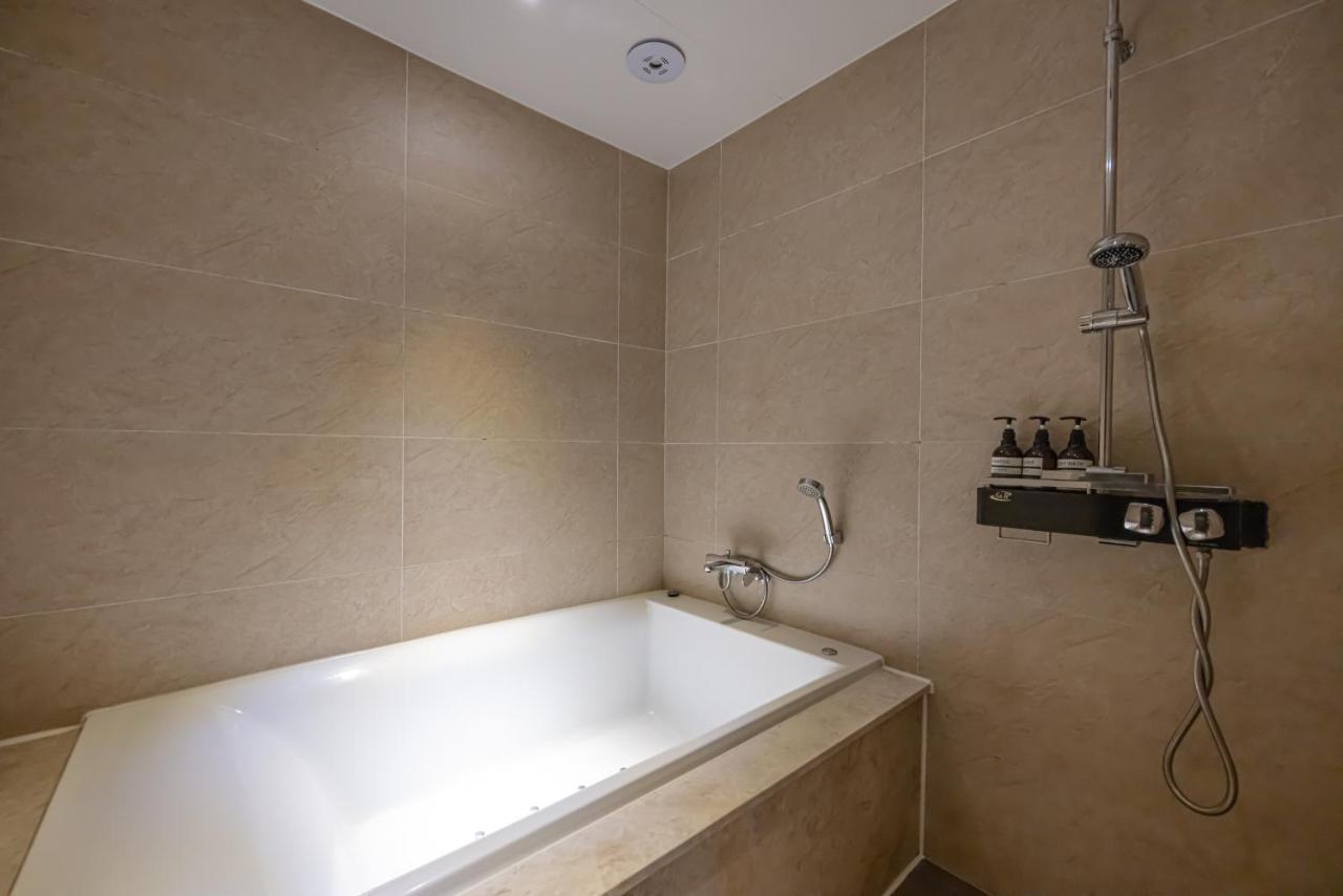 בוסאן Hound Hotel Seomyeon-Beomcheon מראה חיצוני תמונה