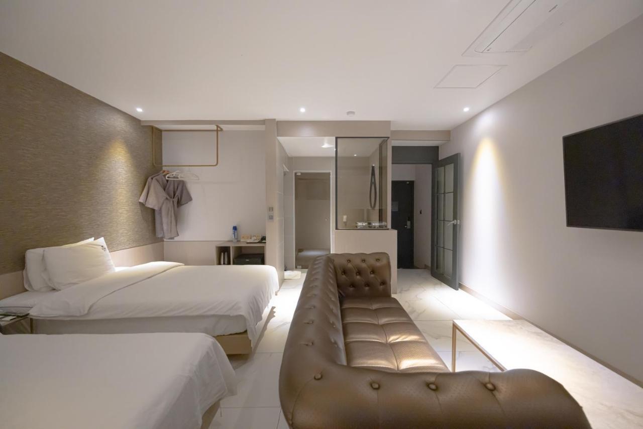 בוסאן Hound Hotel Seomyeon-Beomcheon מראה חיצוני תמונה